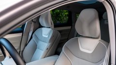 
                                                         Volvo ES90