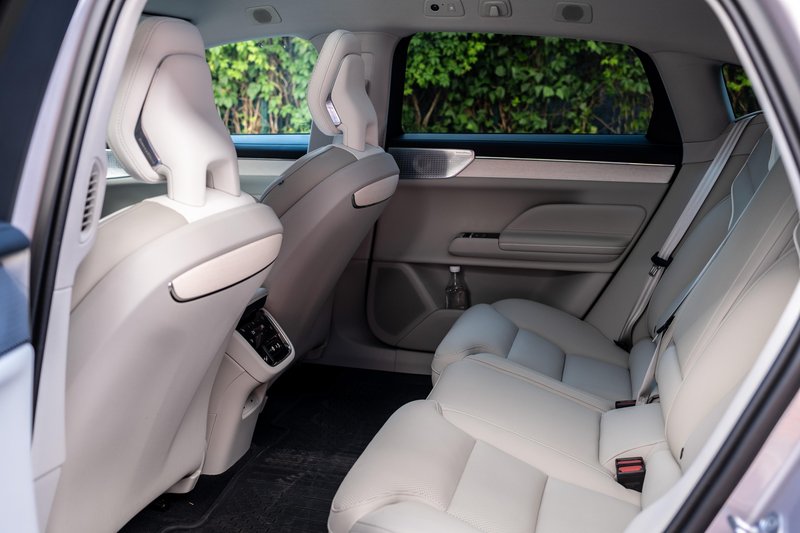 Volvo ES90