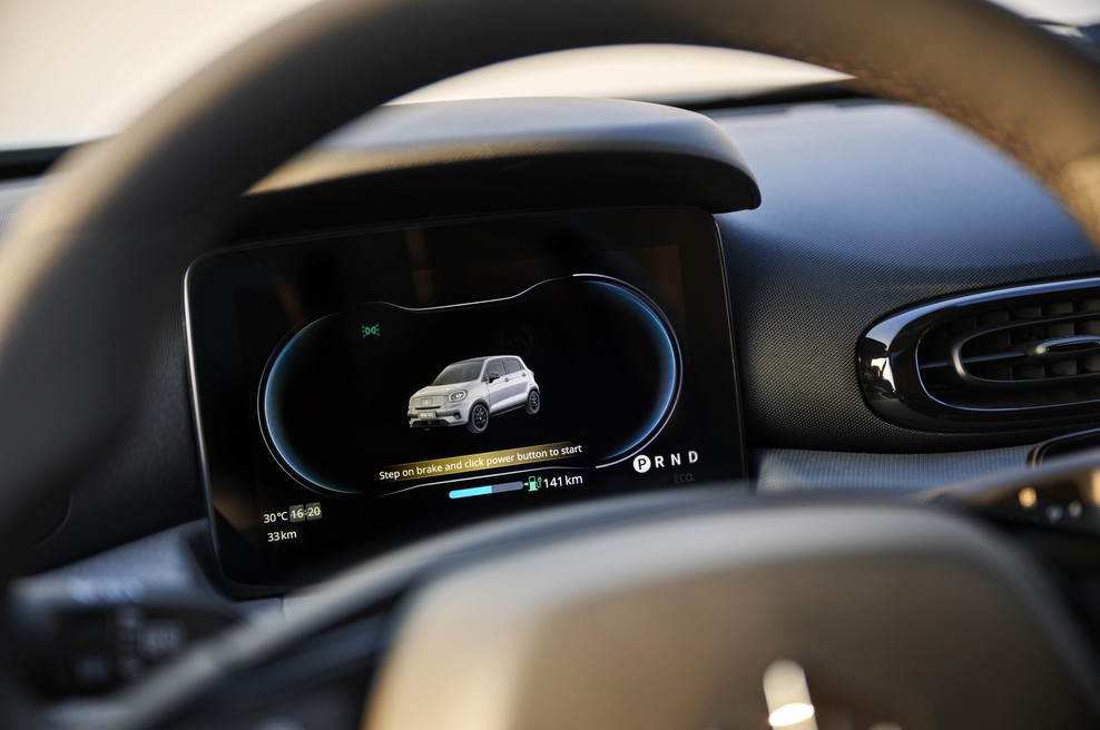 To je avto, za katerega je mesečni obrok nižji, kot obrok za mobilni telefon (foto: Leapmotor)