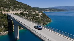 
                                                         Mercedes-Maybach razred S