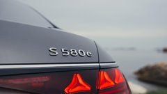 
                                                         Mercedes-Maybach razred S