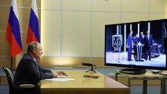 Putin je ukazal zamenjavo službenih avtomobilov za ruske, a birokracija še vedno vozi tuje