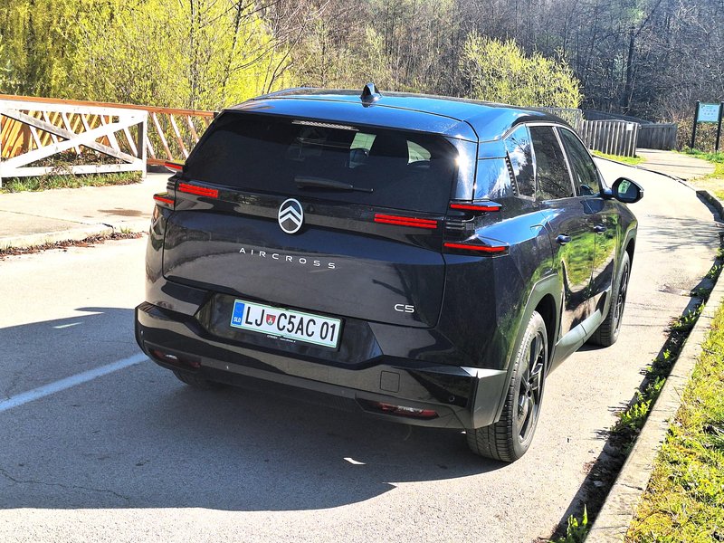 Test: Citroën C5 Aircross Hybrid 145 Max: Sladkosti in priokusi francoske kuhinje