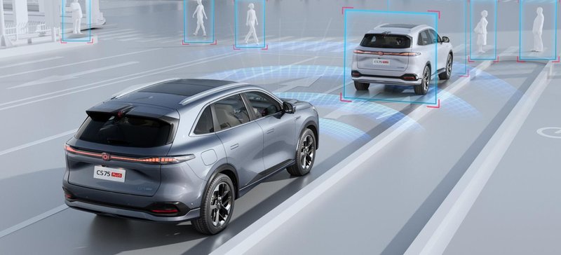 Changan je začel z elektriko in nadaljuje z bencinom, prihajata dva novinca