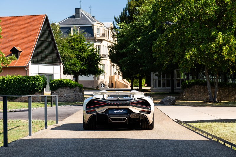Zadnji Bugatti Mistral W16