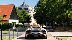 
                                                         Zadnji Bugatti Mistral W16