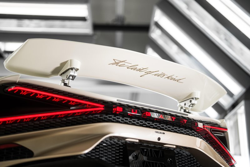 Zadnji Bugatti Mistral W16