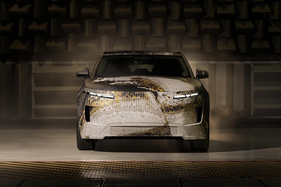 Prihaja najbolj netipičen Range Rover, ki pa naj bi ohranil temeljne vrednote znamke (foto: Jaguar Land Rover)