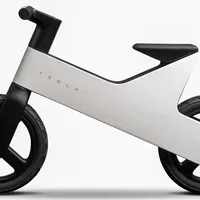 Brez pedalov, motorja in zavor, a s pregrešno visoko ceno