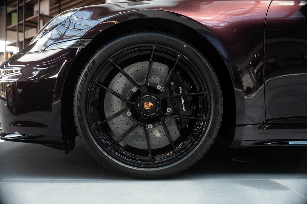 Ukrepi so dali rezultate. Porsche na zeleni veji, a težav še zdaleč ni konec (foto: Porsche Center Ljubljana, Porsche Inter Auto, d.o.o.)