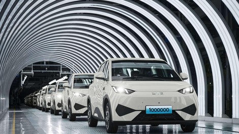 Na Kitajskem se tepejo za vsakega kupca, BYD pa je našel rešitev: isti avto v Nemčiji stane več kot dvakrat toliko