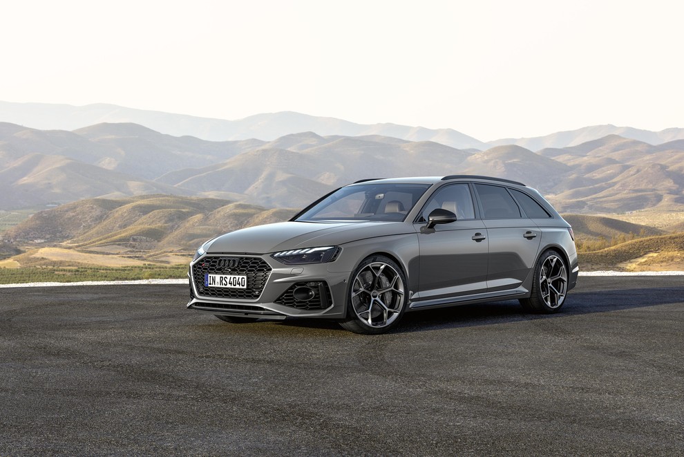 Za vsakodnevne poti naj bi Pogačar najraje uporabljal Audi RS4 Avant v značilni sivi barvi Nardo Grey. Karavan združuje uporabnost …