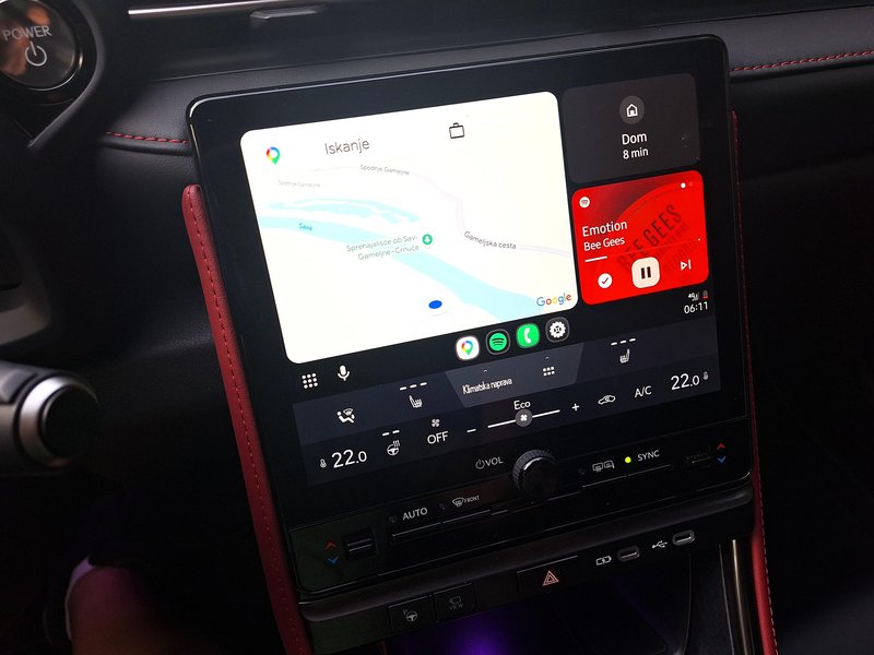 Test: Lexus LBX 1.5 Vibrant - Ko se mora luksuz zadovoljiti z dobrimi štirimi metri