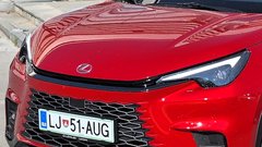 
                                                         Test: Lexus LBX 1.5 Vibrant - Ko se mora luksuz zadovoljiti z dobrimi štirimi metri