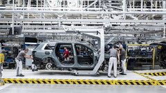 
                                                         Audi Q9
