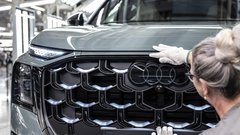 
                                                         Audi Q9