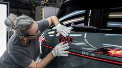 
                                                         Audi Q9