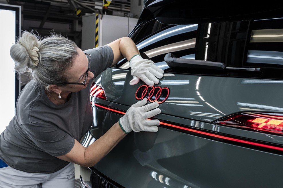 Od avtomobilov k orožju: Audi je našel novo delo za svoje zaposlene (foto: Audi)