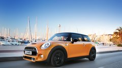 
                                                         MINI - 25 let pod BMW-jem