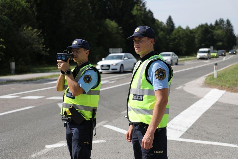 Prometni policisti spet pripravljajo radarje, preverite kje bodo »lovili« prehitre voznike