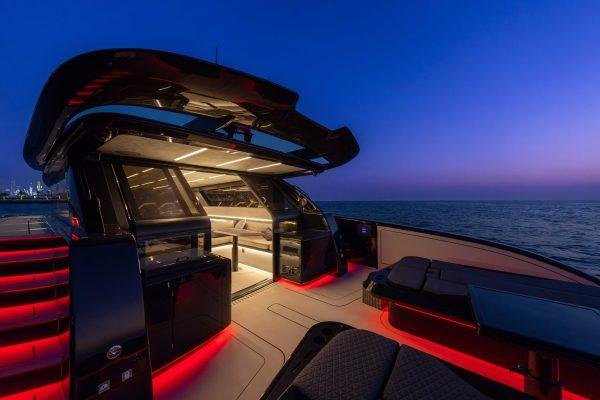 Novi Brabus Ultima 55 za bogataše željne udobja in zmogljivosti