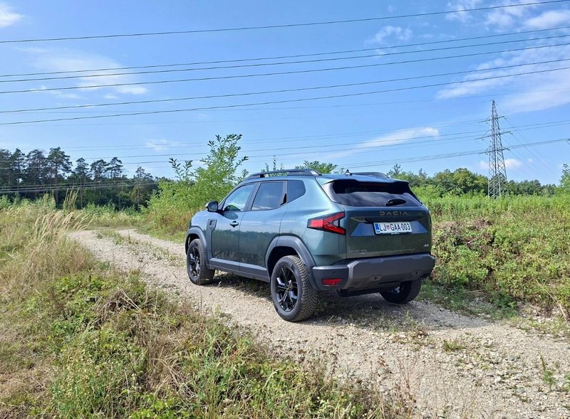 Test: Dacia Duster Hybrid-G 150 4x4 - Nabit z originalno tehnologijo jutrišnjega dne
