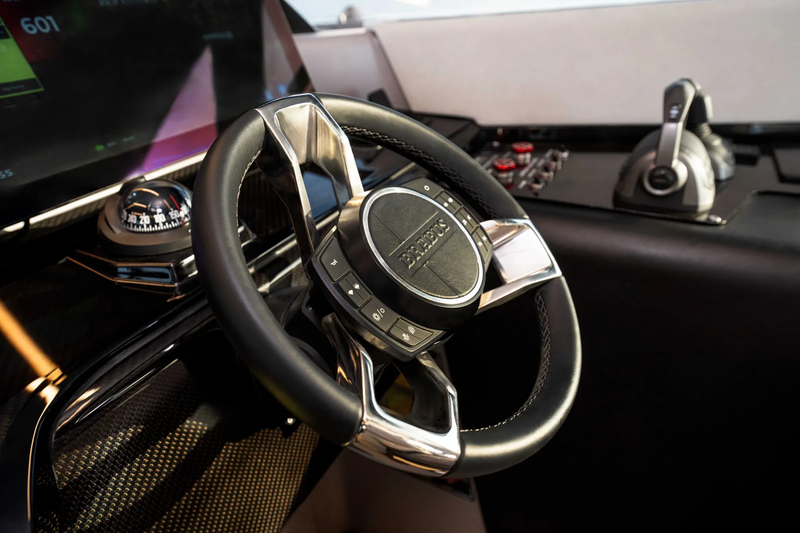 Novi Brabus Ultima 55 za bogataše željne udobja in zmogljivosti
