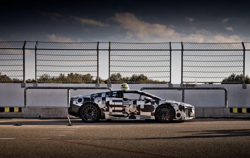 Razvoj v 405 dneh (in morda kakšni neprespani noči), motor s 1001 KM in najvišja hitrost 350 km/h.