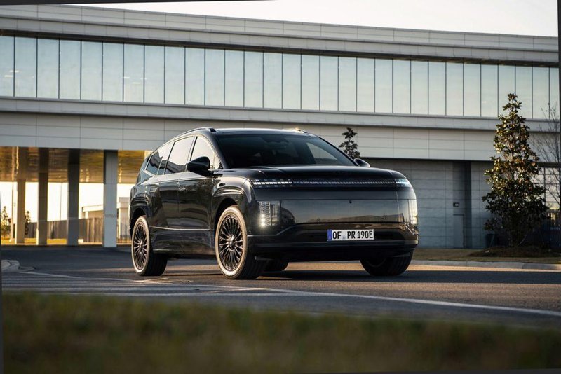 Hyundai  Ioniq 9 Calligraphy Black Ink