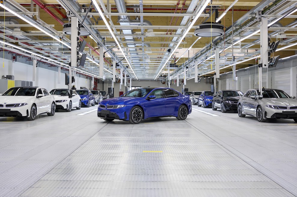 BMW je povsem preobrazil eno svojih najbolj kultnih tovarn. Začeli so s proizvodnjo novega modela (foto: BMW)