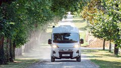 
                                                         Avtodom Adria Twin s prenovo, ki presega običajno osvežitev