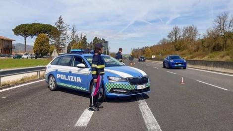 Deset evrov za vsak kilometer na uro previsoke hitrosti. O tem razmišljajo pri zahodnih sosedih
