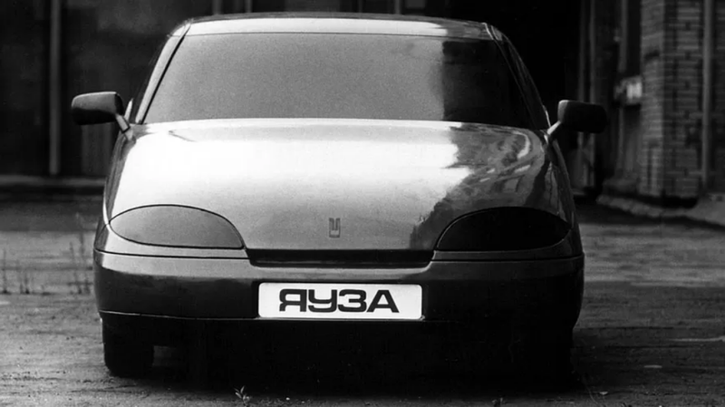 Ruski Moskvič s prototipoma prihodnosti na prelomu tisočletja, ki je nikoli ni bilo