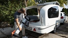 Za ljudi z domišljijo počitnice malo drugače, s prikolico, ki je tudi čoln