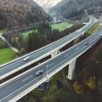 V Sloveniji se na cestah dogajajo kazniva dejanja: odgovorni zdaj pravijo, da bo tega za vikend še več, in svarijo pred popolnim kaosom