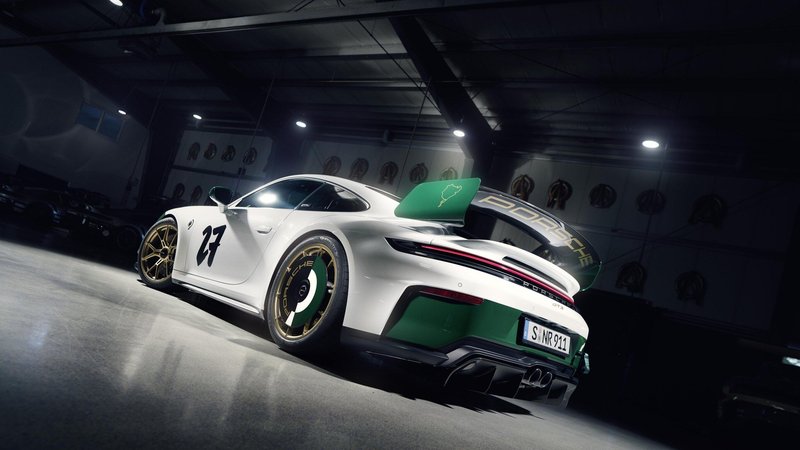 Sto let slavnega dirkališča ni kar tako in pri Porscheju to dobro vedo