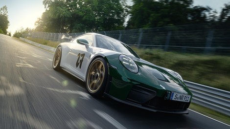 Sto let slavnega dirkališča ni kar tako in pri Porscheju to dobro vedo