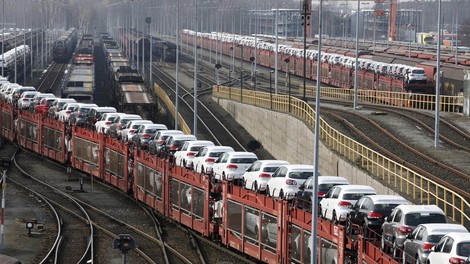 nemcija industrija avtomobili kriza denar gospodarstvo delovna mesta  brezposelnost odpuscanje slabo