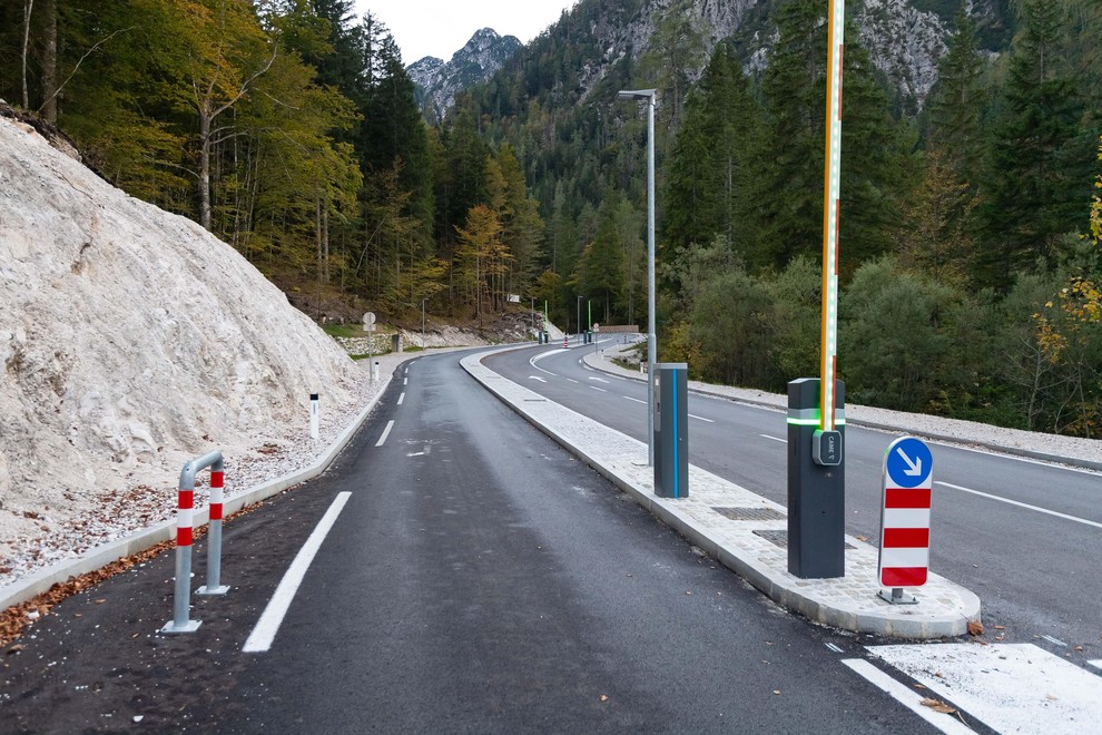 nik bertoncelj vrsic gorenjska sprememba zaprtje dela zapornice prelaz slovenija gorenjska