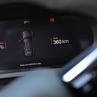 Kitajski znanstveniki več let preučevali vožnjo z električnimi avti: njihovo odkritje zdaj dviguje prah, marsikdo bo 2-krat premislil, kako in kaj