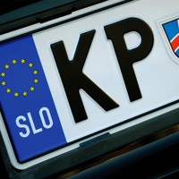 Z avta so vam ukradli registrsko tablico - kaj pa zdaj?! Strokovnjaki razkrili: če boste naredili tole, vas čaka kazen