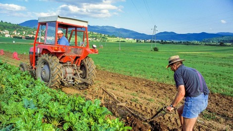 traktor slovenija njiva kriza protest vlada goriva elektrika cene pomoc jeza poziv