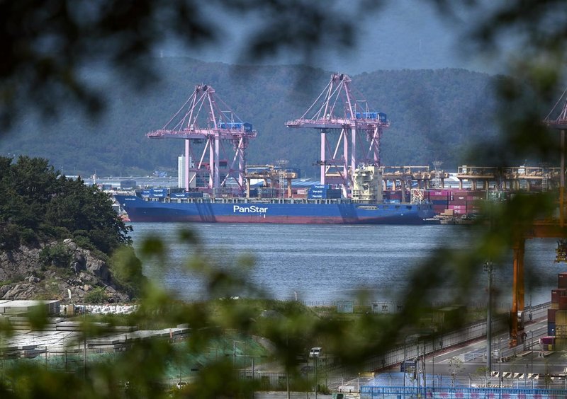 juzna koreja evropa arktika nova pot azija evropa transport avtomobili novost test preizkus
