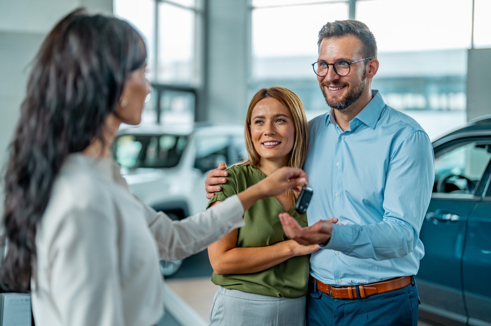 Kupujete avto? Ne glejte samo cene, ampak tudi mesečni obrok (foto: DoberAvto.si / iStock)