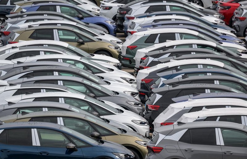 Volkswagen pripravlja velike reze: četrtina vodstvenih mest bo izginila, pod vprašajem tudi štiri tovarne