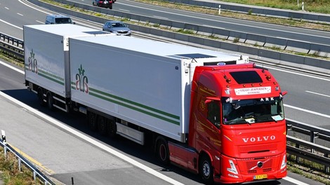 S 1. septembrom velika sprememba za tovornjake: kazni do 1.300 evrov, policija bo lahko odvzela tudi tablice