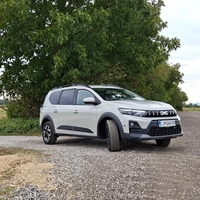 Test: Dacia Jogger Hybrid 155 - Suvereno