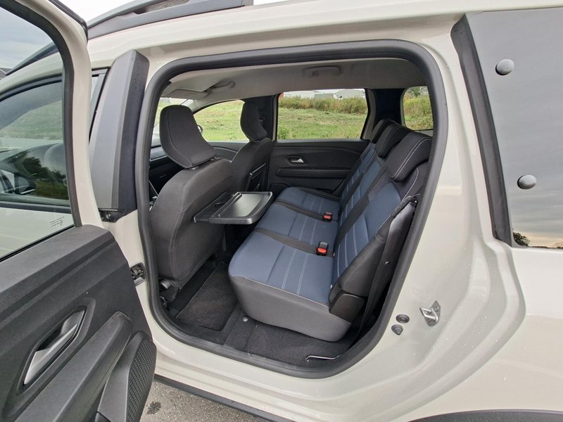 Test: Dacia Jogger Hybrid 155 - Suvereno