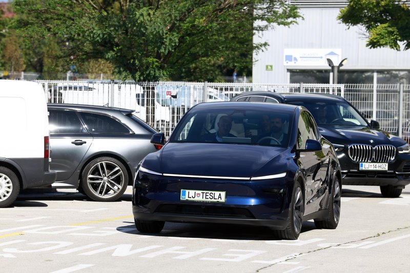 Minister Jernej Vrtovec - Tesla