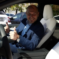 Vrtovec napoveduje veliko prometno spremembo: robotaksiji tudi po slovenskih mestih